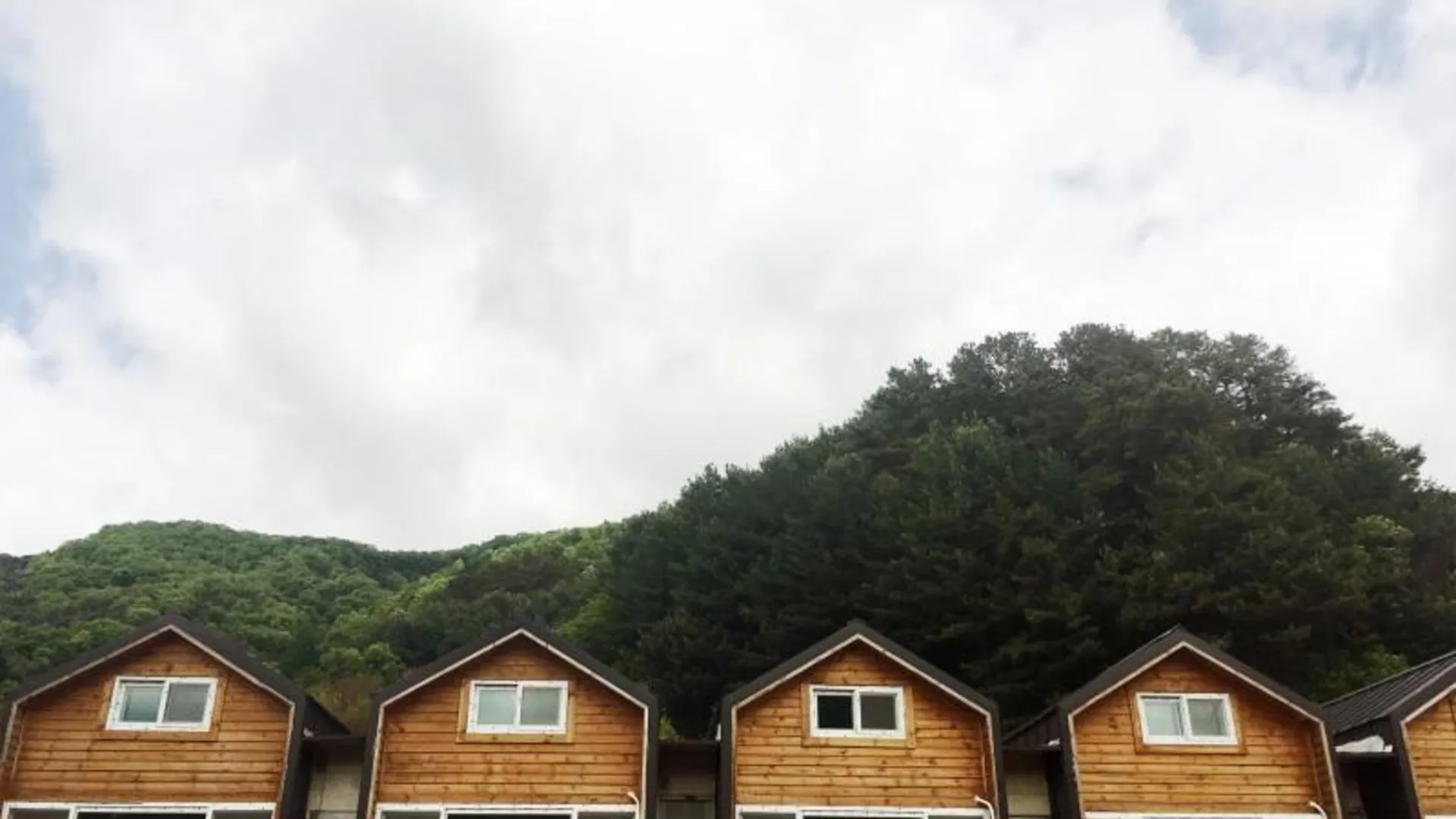 가평 속삭임펜션