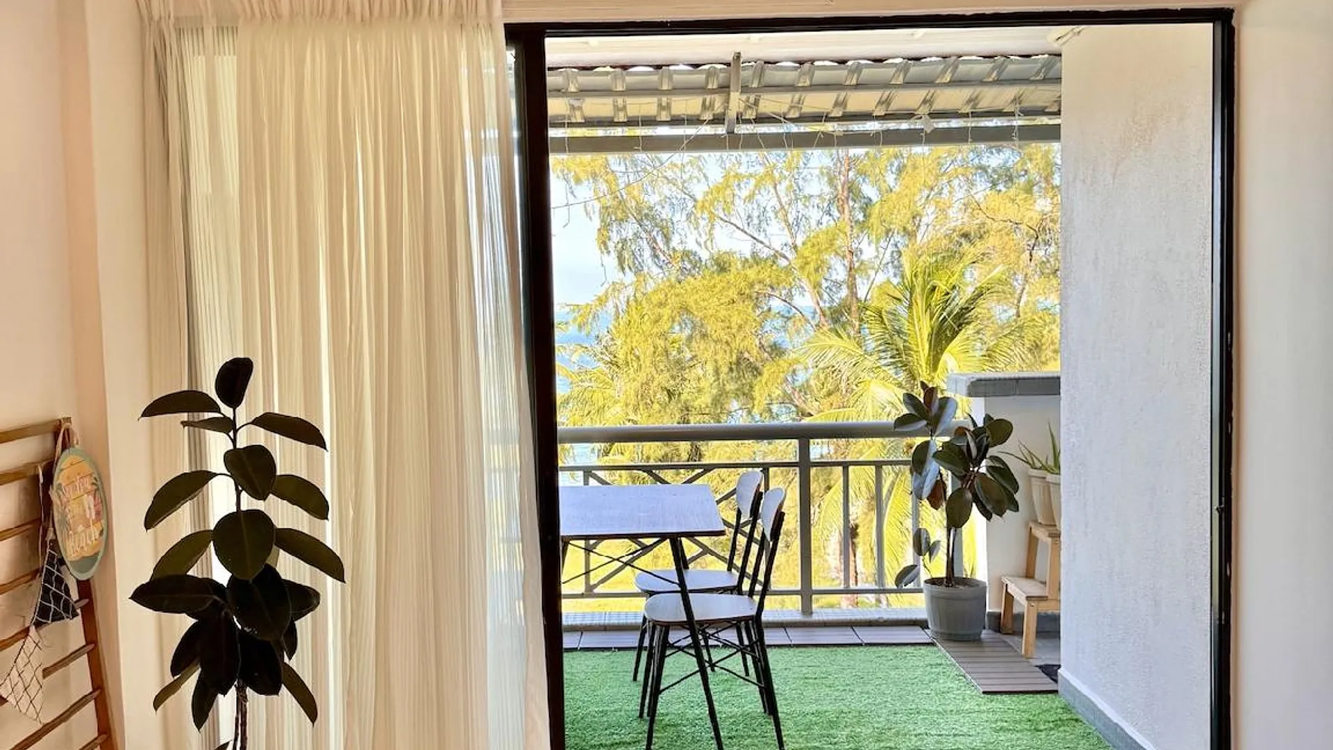 포트 딕슨 타만 하지 자이날의 프라이빗 하우스 (m², 침실 3개, 프라이빗 욕실 2개) 4성급 싱글룸 외관