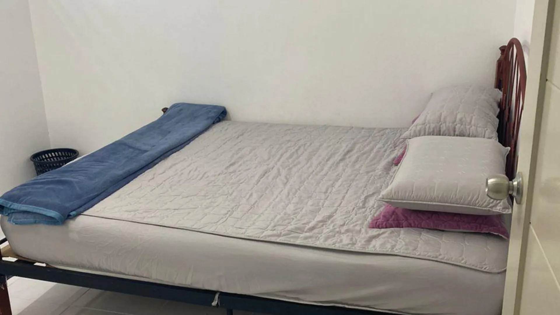 란타우 판장 캄풍 게레탁의 프라이빗 하우스 (1400m², 침실 4개, 프라이빗 욕실 3개) 2성급 싱글룸 부대시설