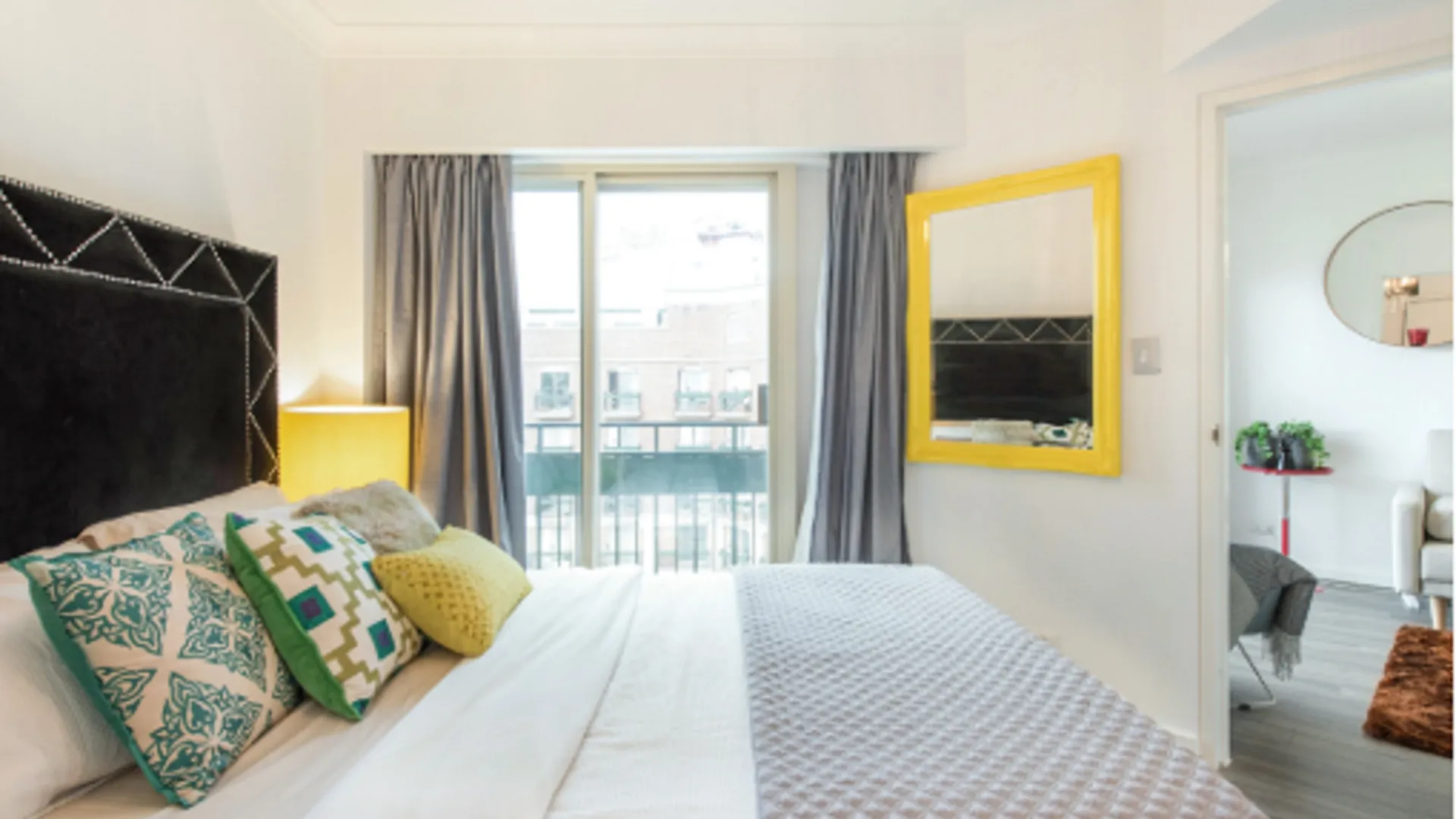 호치민 4군의 아파트먼트 (80m², 침실 2개, 프라이빗 욕실 2개) 3성급 싱글룸 스위트룸