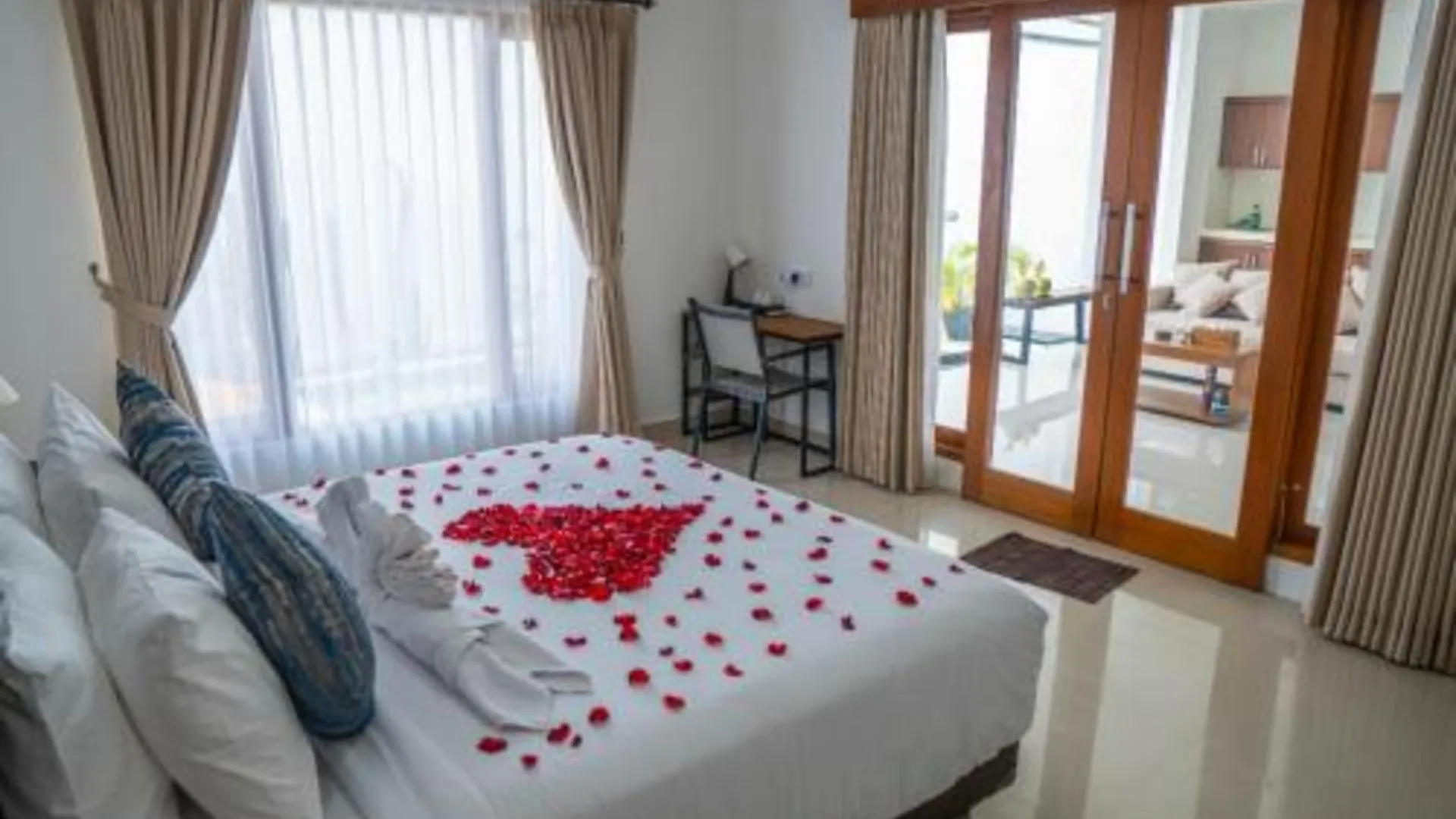 발리 Villa Akmali Seminyak Basangkasa- 2 Bedrooms 3성급 싱글룸 레스토랑