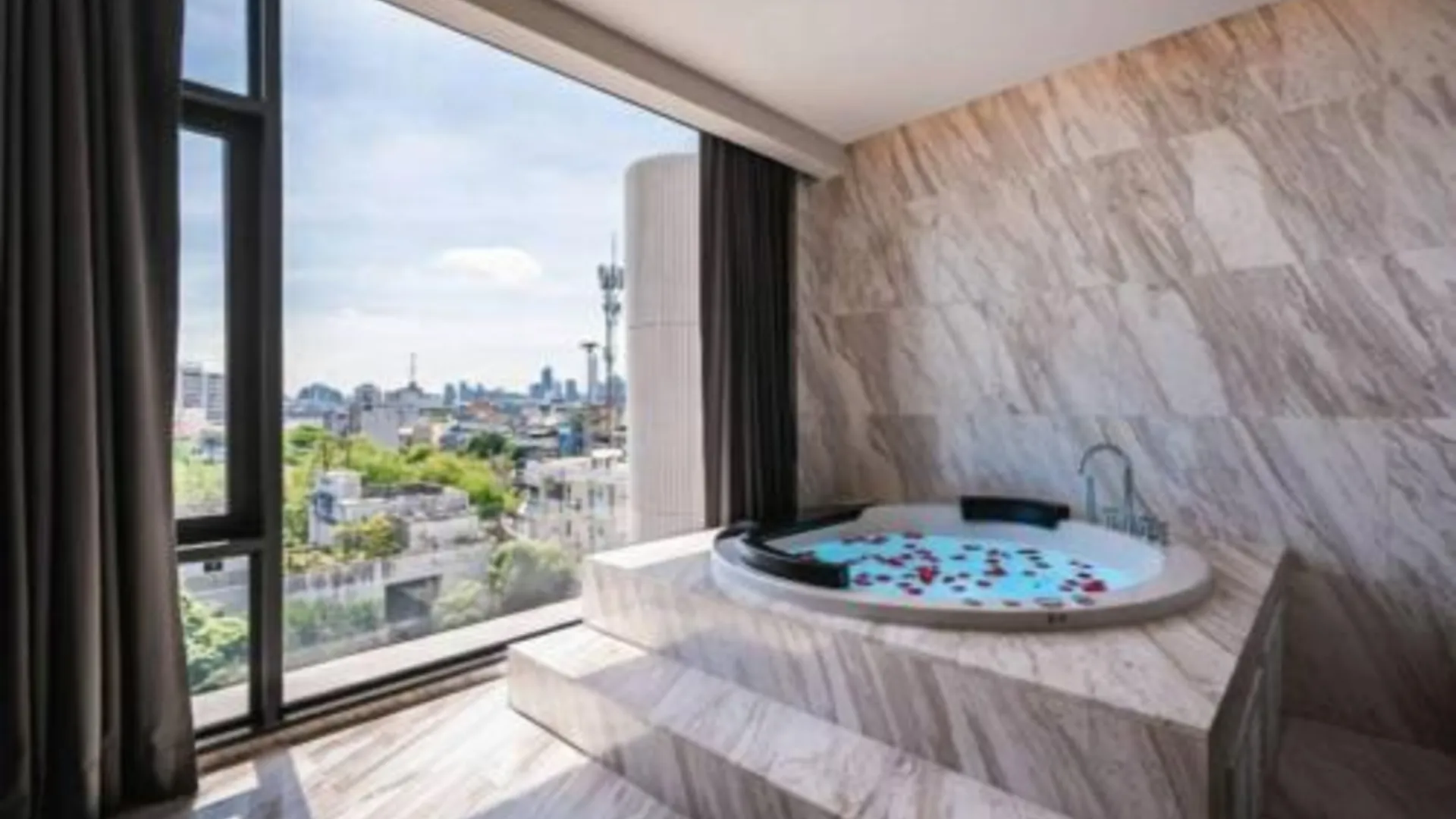 방콕 아야톤 방콕 4성급 호텔 외관