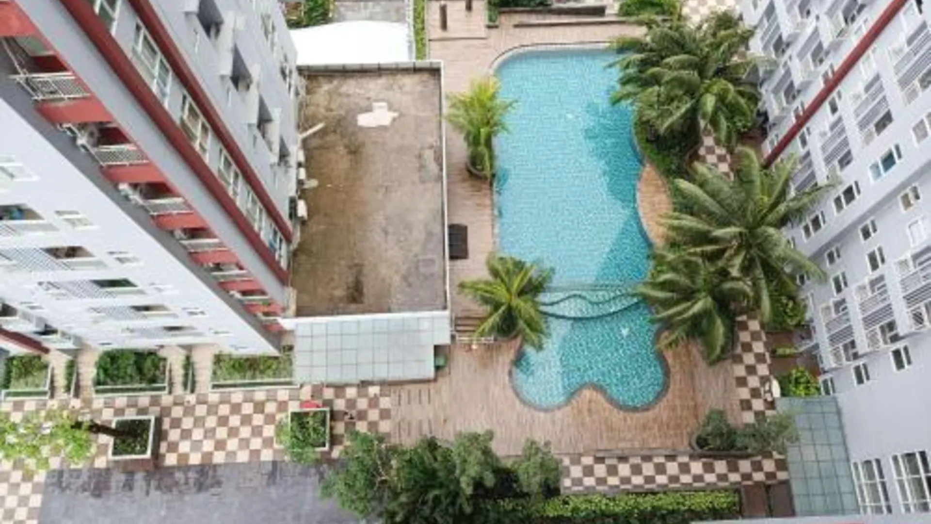 마카사르 SpaciousComfort 3BR Vida View Makassar By Travelio 4성급 게스트하우스 수영장