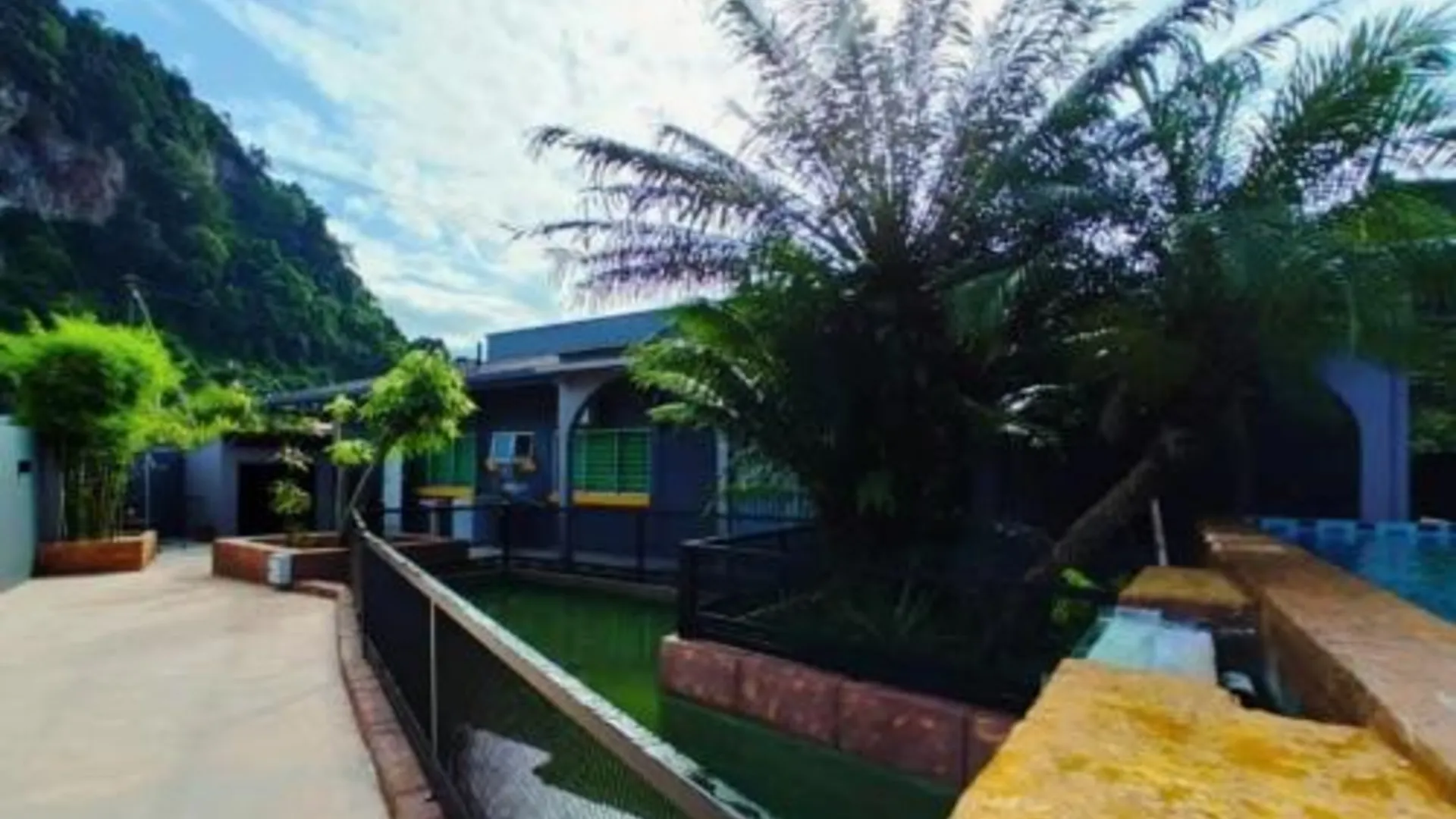 이포 타만 반다라야의 프라이빗 하우스 (248m², 침실 5개, 프라이빗 욕실 5개) 3성급 게스트하우스 로비