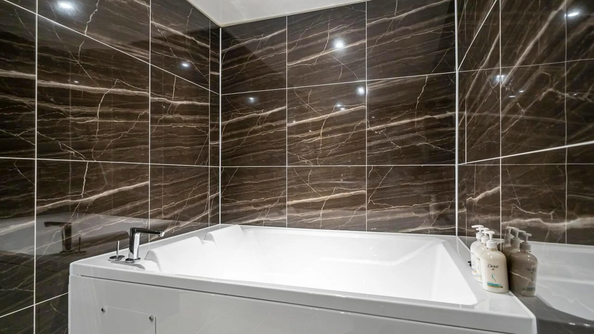 서울 신촌 레츠 스테이 3성급 호텔 수영장