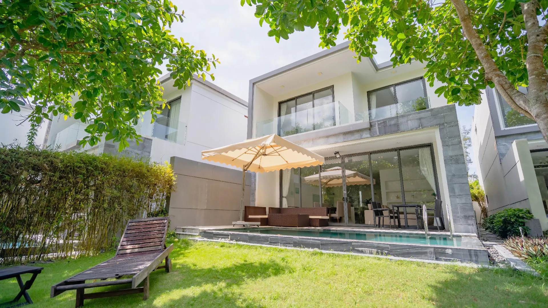 다낭 더 포인트 - BRG 다낭 골프 리조트 5성급 호텔 수영장