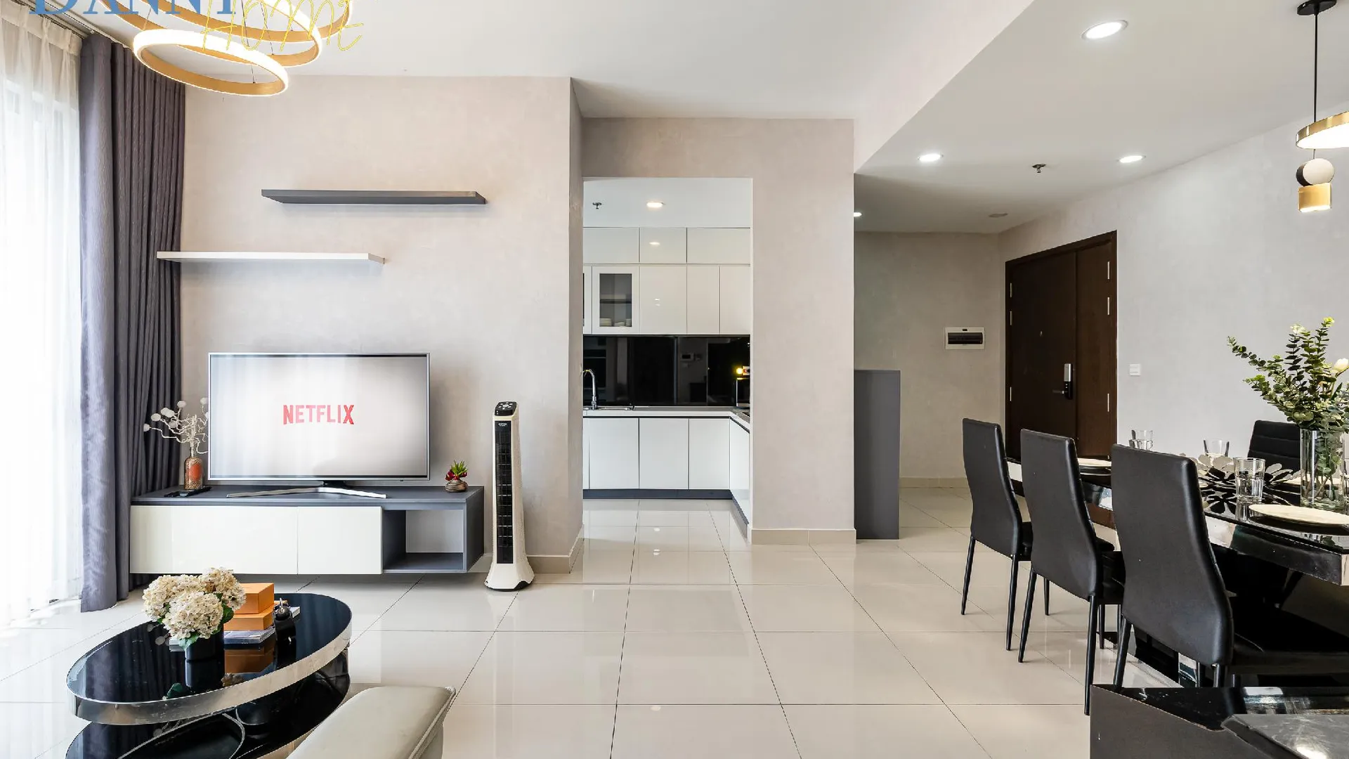 호치민 4군의 아파트먼트 (120m², 침실 3개, 프라이빗 욕실 2개) 3성급 싱글룸 전망