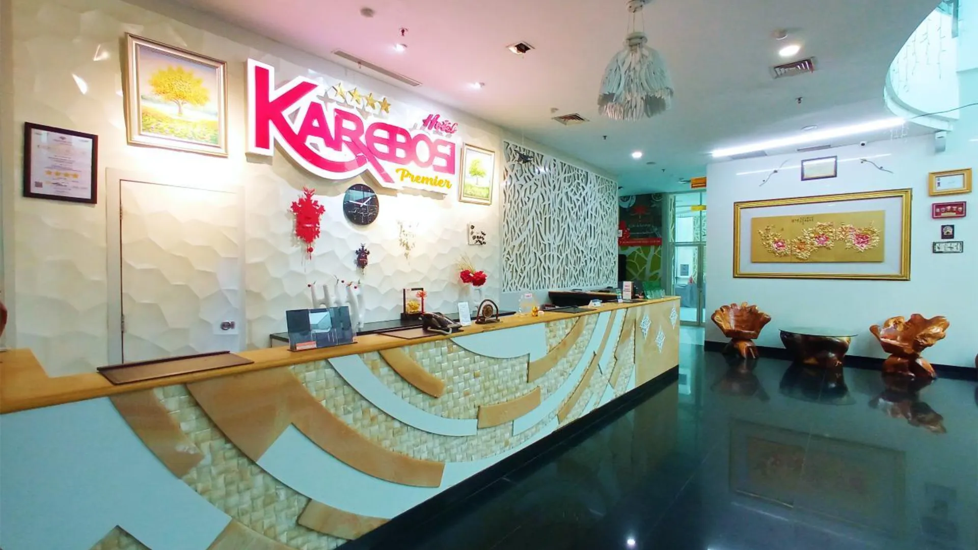 마카사르 카레보시 프리미어 마카사르 4성급 호텔 레스토랑