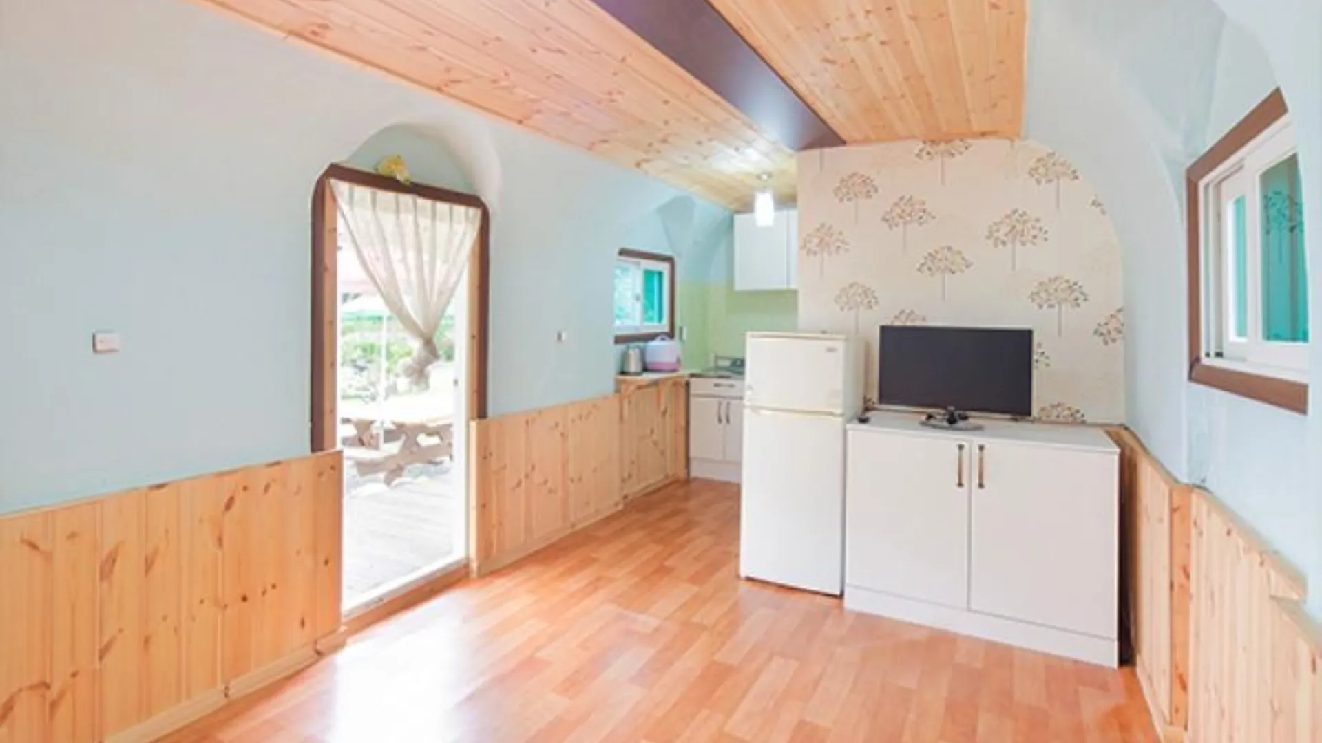 단양 단양 휴돔하우스펜션 2성급 게스트하우스 스위트룸