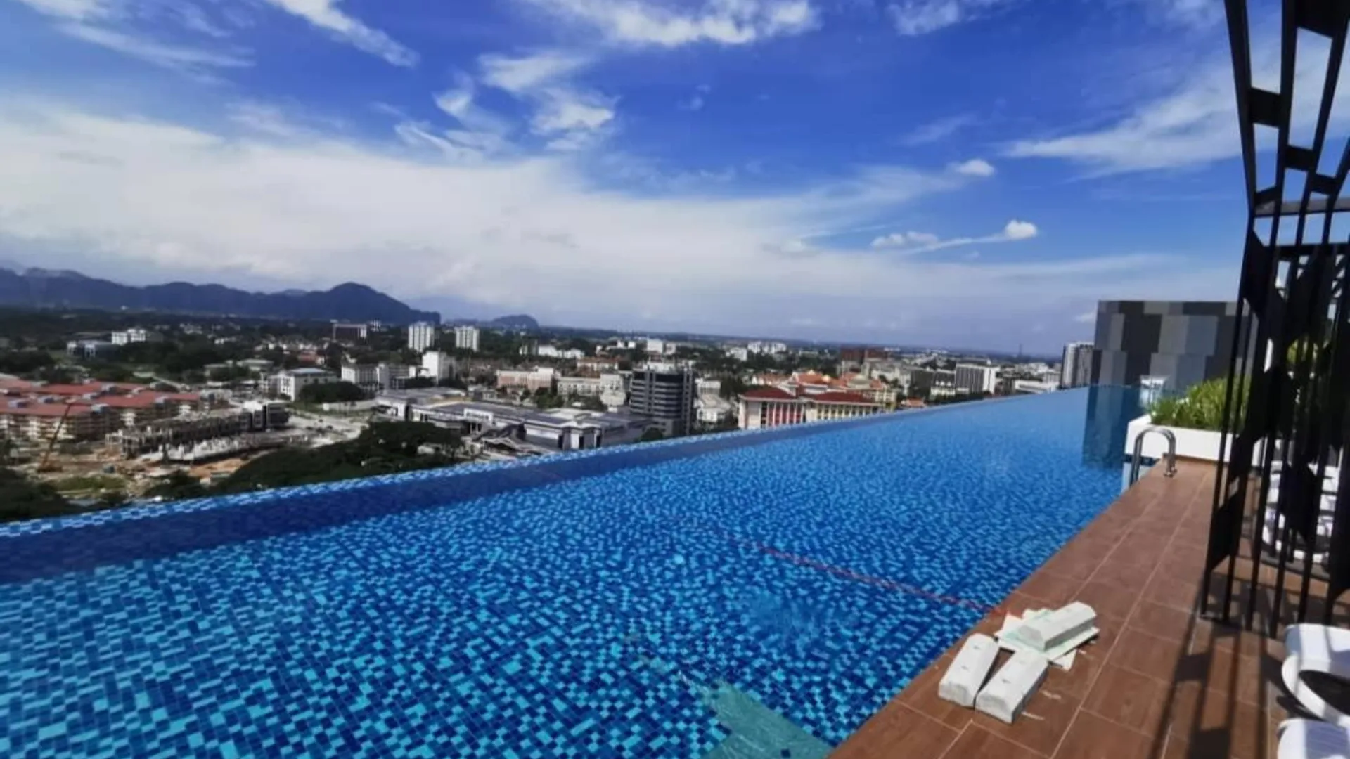 이포 캄풍 자와의 아파트먼트 (m², 침실 2개, 프라이빗 욕실 1개) 2성급 싱글룸 수영장