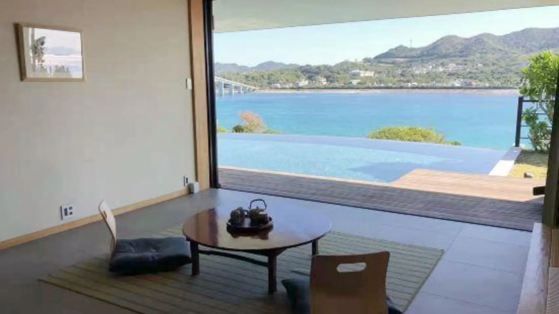 오키나와 본섬 세소코 산수이 5성급 게스트하우스 객실