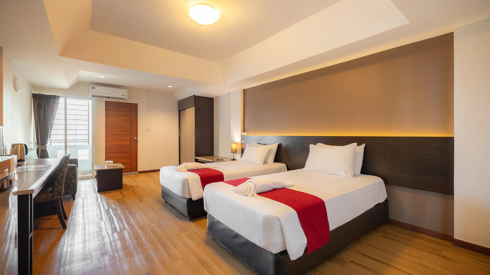 방콕 골든 제이드 수완나품 호텔 3성급 호텔 스위트룸