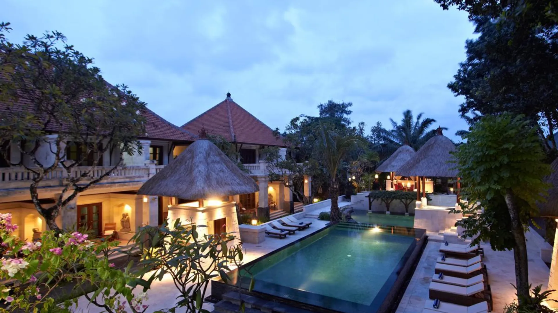 발리 기리야 산트리안 어 비치 리조트 4성급 호텔 객실