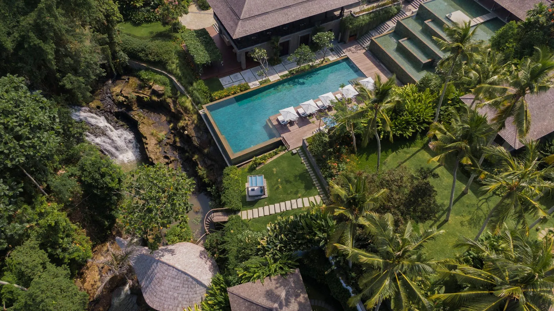 발리 니르자라 5성급 호텔 객실