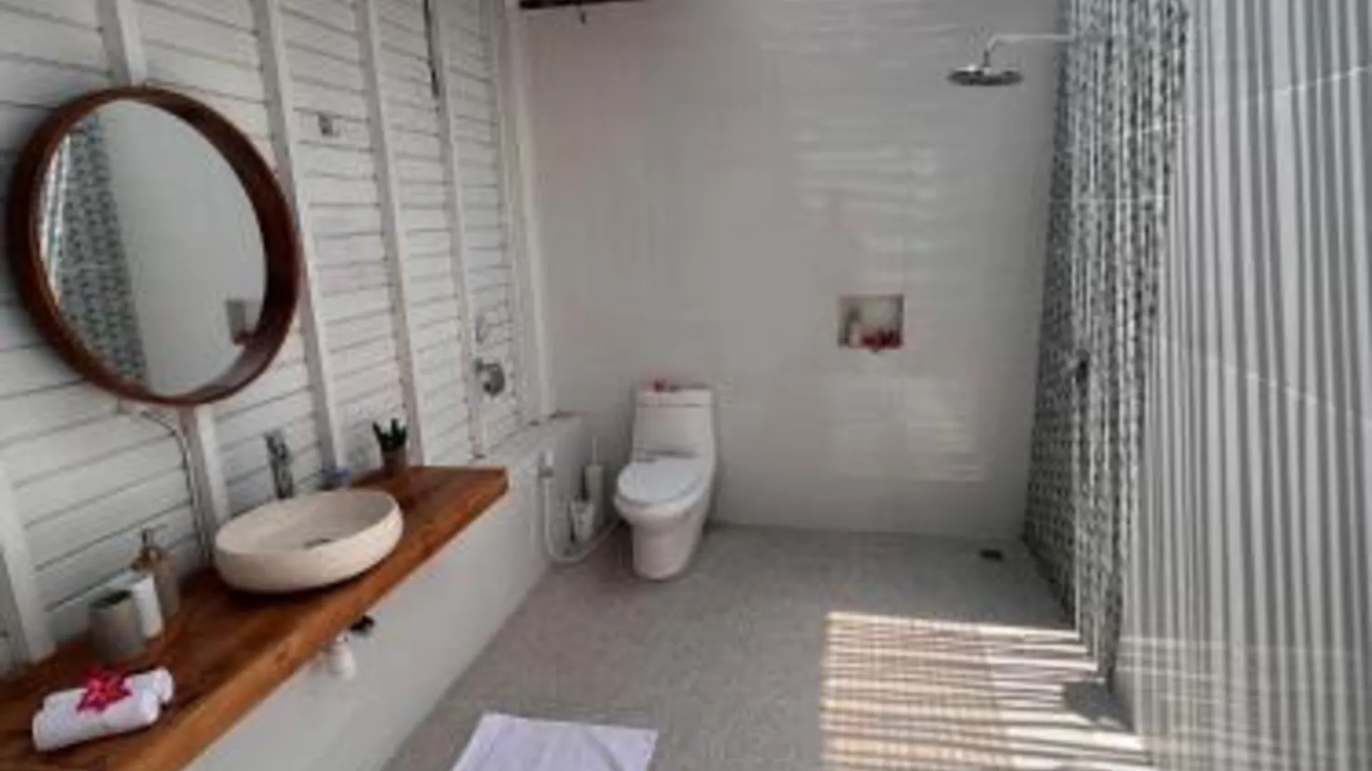 발리 더 쿠부 221 체닝안 1성급 호텔 객실