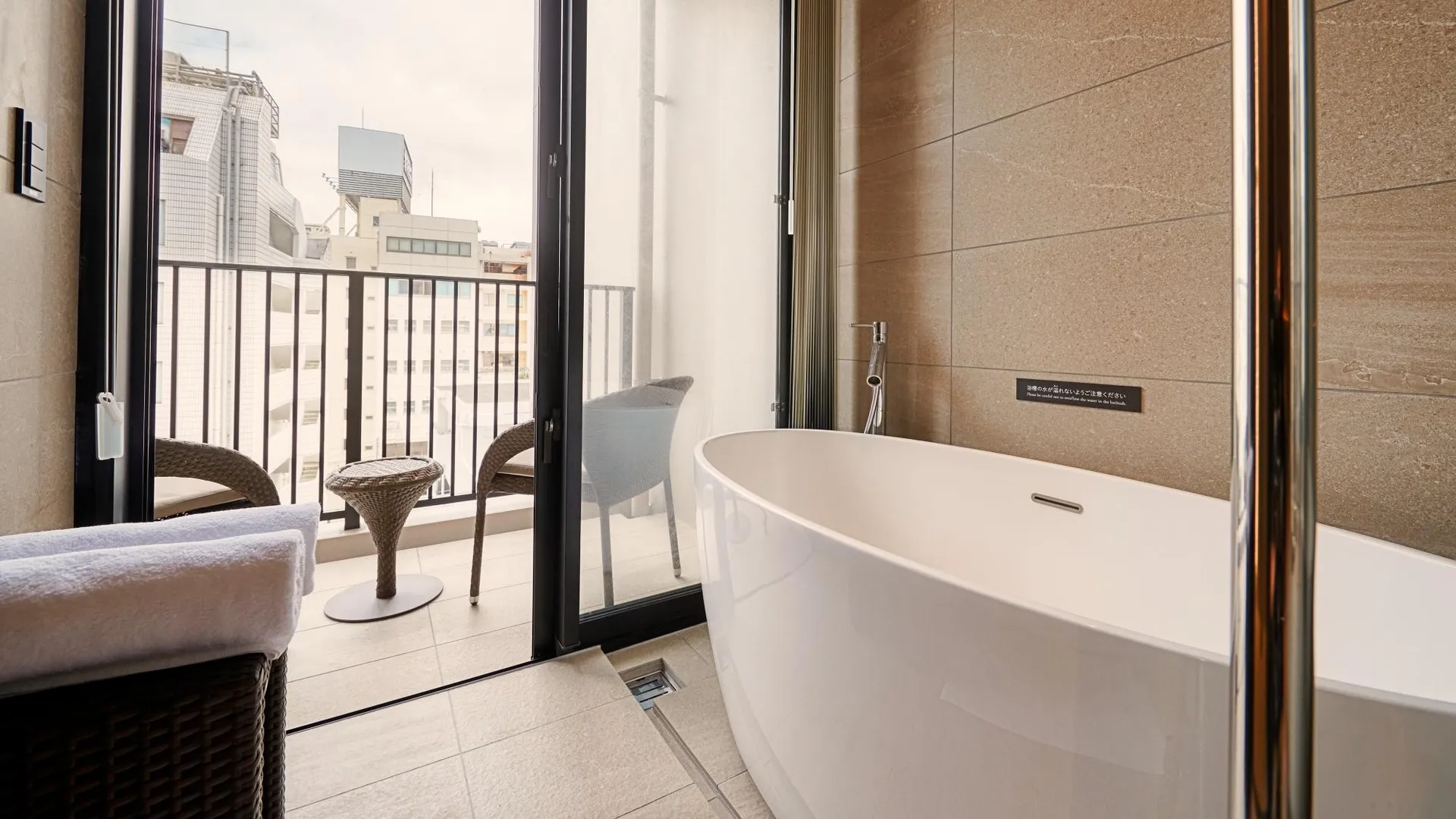 오키나와 본섬 Hotel Yuquesta Agarimachi 3성급 호텔 스위트룸