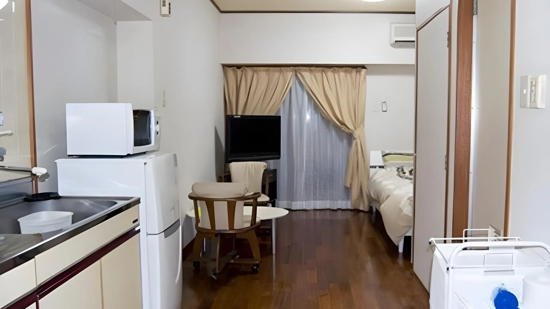 오키나와 본섬 코쿠사이 타운 인 1성급 호텔 전망