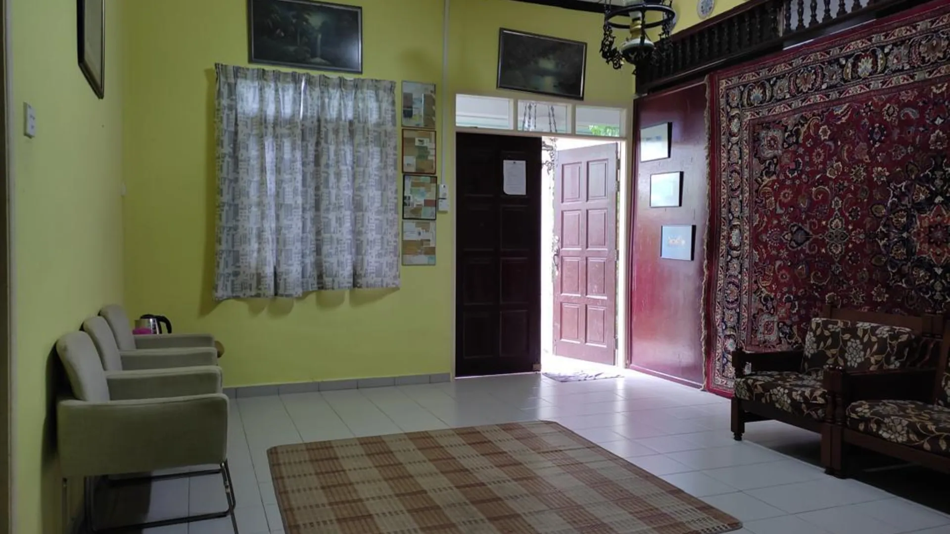 둥군 쿠알라둥운의 프라이빗 하우스 (m², 침실 1개, 프라이빗 욕실 1개) 1성급 싱글룸 외관