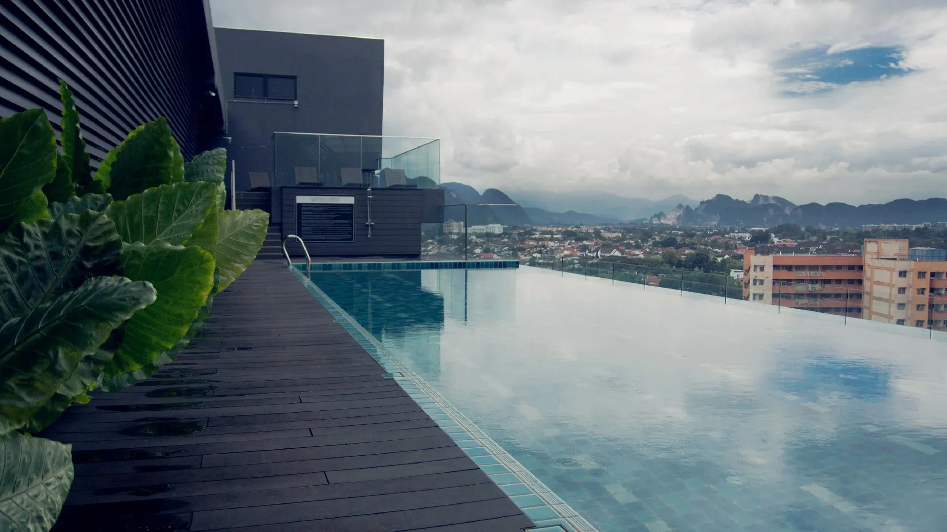 이포 M 루프 호텔 앤 레지던스 4성급 호텔 외관