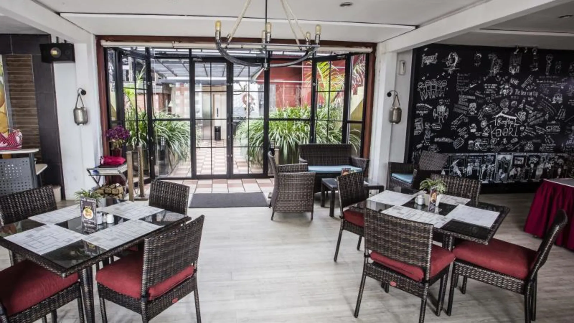 마카사르 케나리 타워 호텔  3성급 호텔 로비