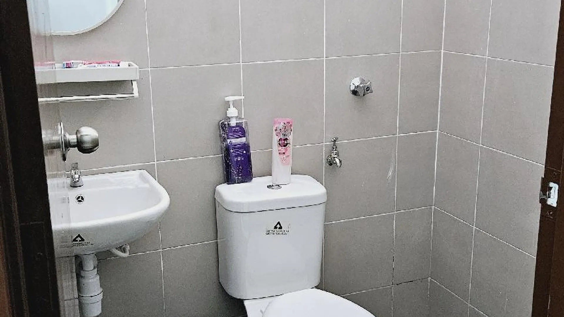 포트 딕슨 시 루사의 프라이빗 하우스 (1000m², 침실 3개, 프라이빗 욕실 2개) 3성급 싱글룸 전망