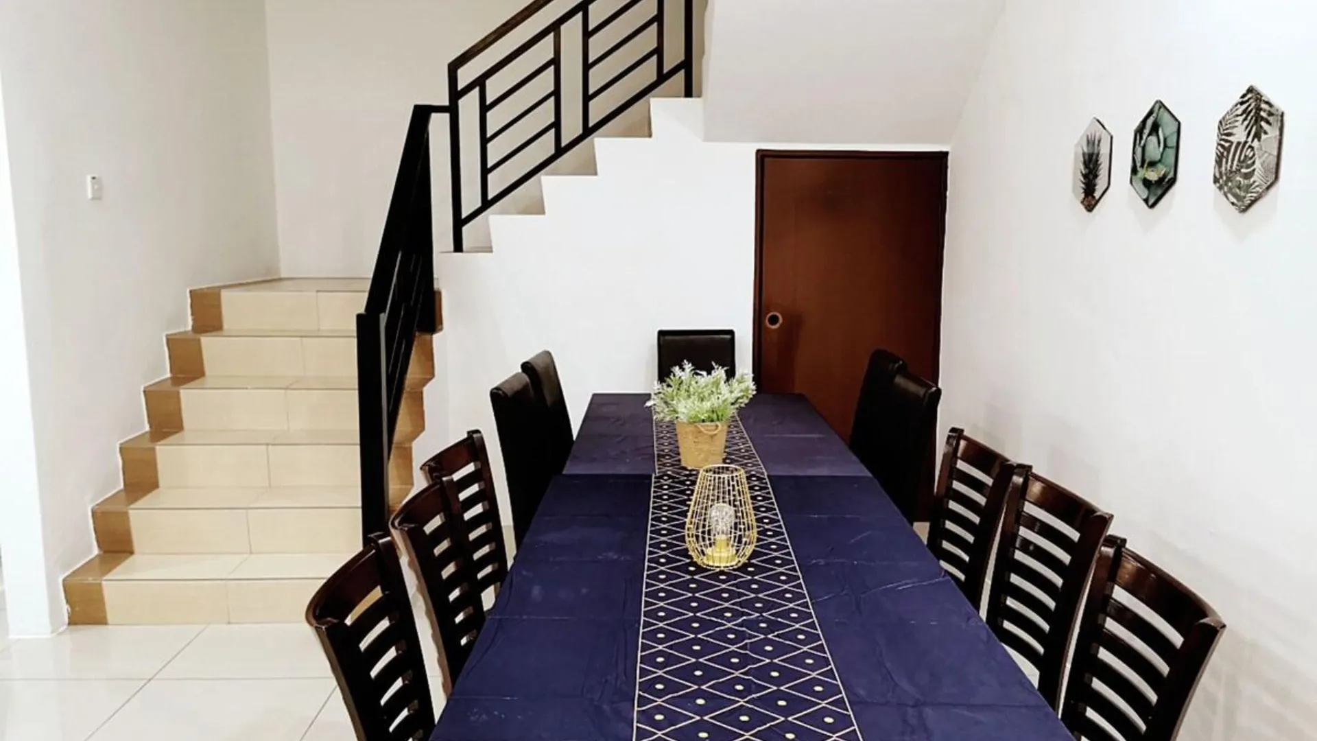 이포 이포 시티의 프라이빗 하우스 (177m², 침실 5개, 프라이빗 욕실 4개) 3성급 게스트하우스 외관