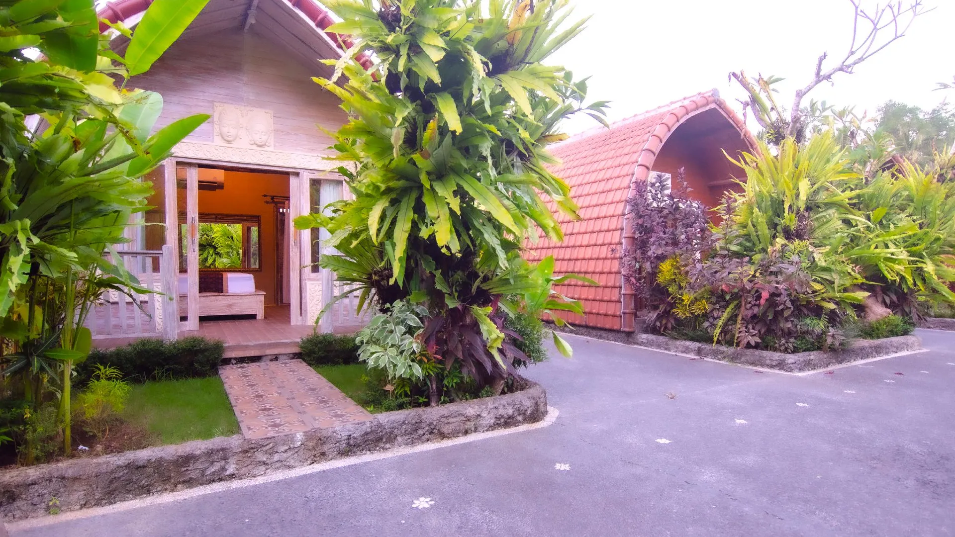 발리 케라마스의 아파트먼트 (1300m², 침실 4개, 프라이빗 욕실 4개) 4성급 싱글룸 부대시설