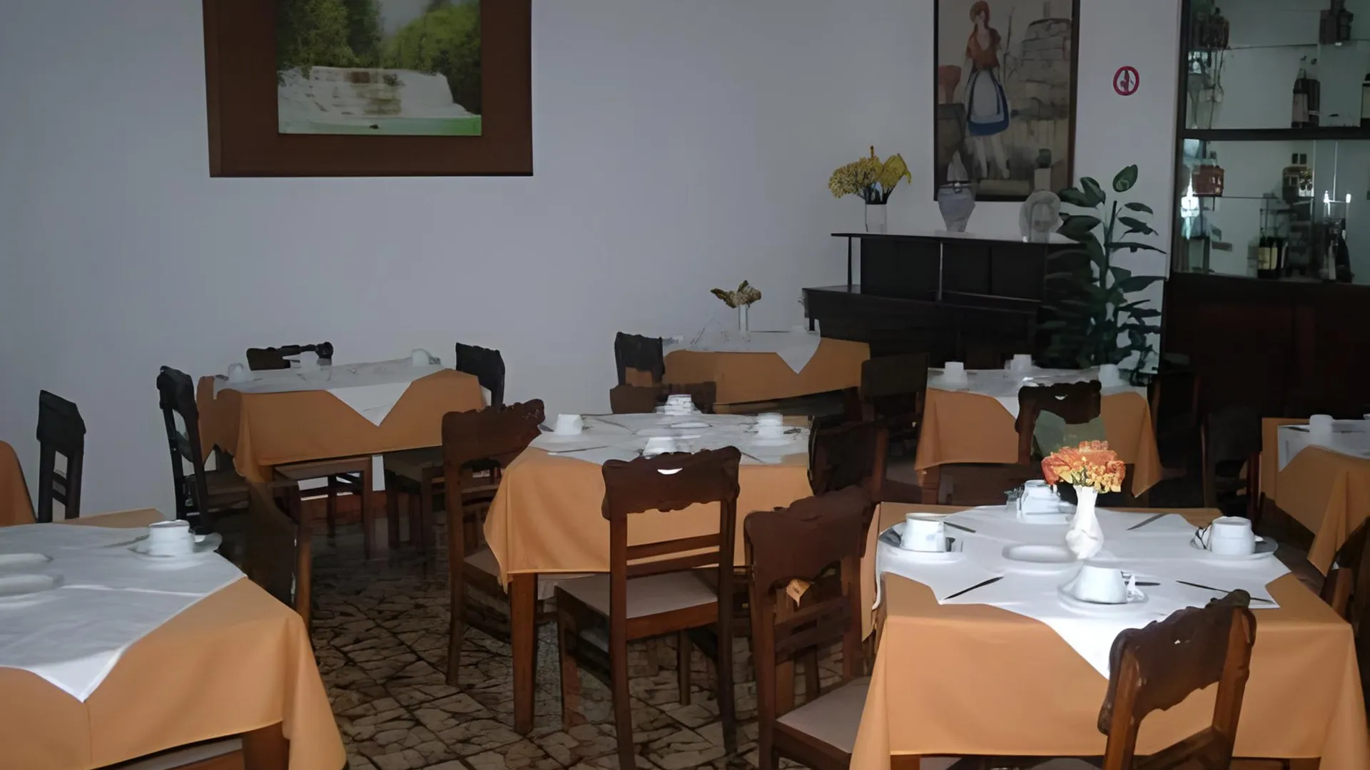 코임브라 Hotel Larbelo 1성급 호텔 외관