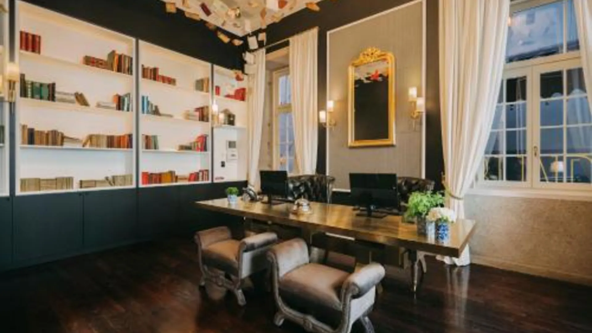 포르투 토렐 팰리스 포르투 5성급 호텔 스위트룸