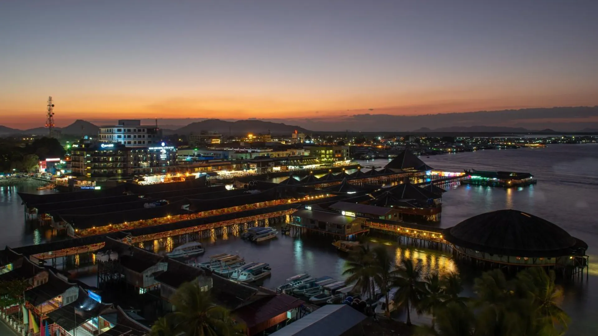 셈포르나 드래곤 인 플로팅 리조트 1성급 호텔 수영장