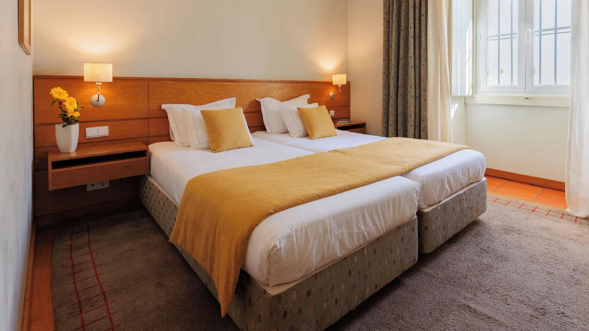 우렘 포우사다 우렘 피타마 4성급 호텔 스위트룸