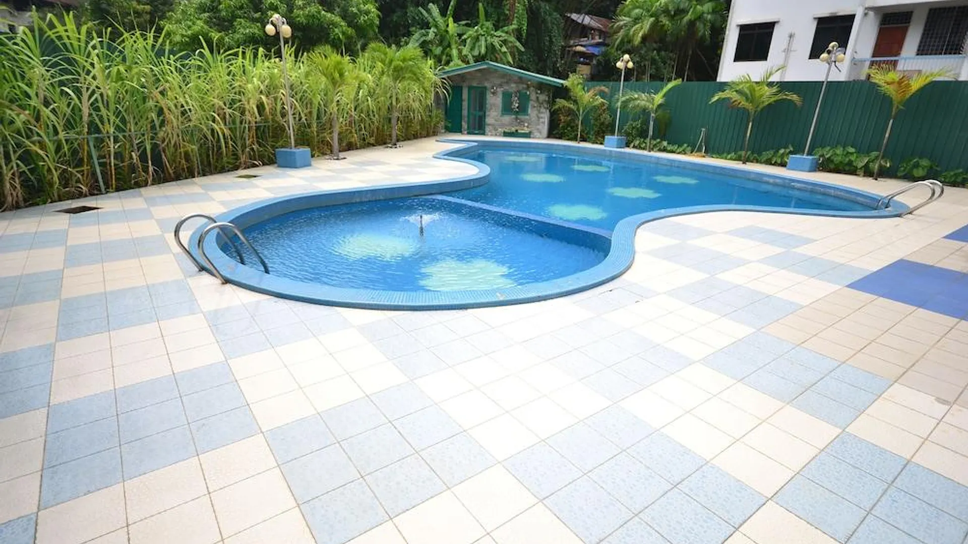 코타키나발루 랑빈 호텔 2성급 호텔 외관