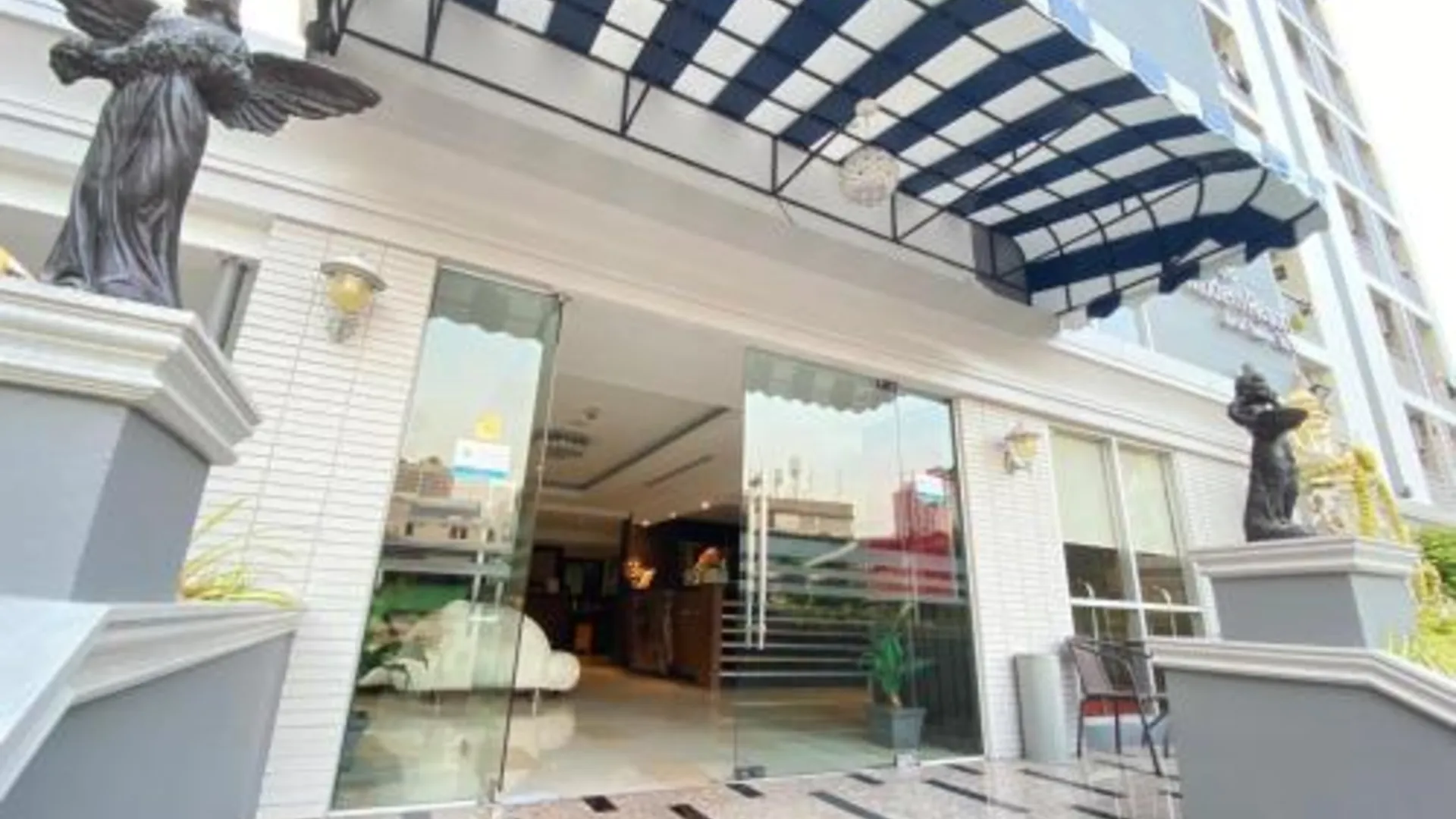 방콕 릴라와디 후아이쾅 3성급 호텔 로비