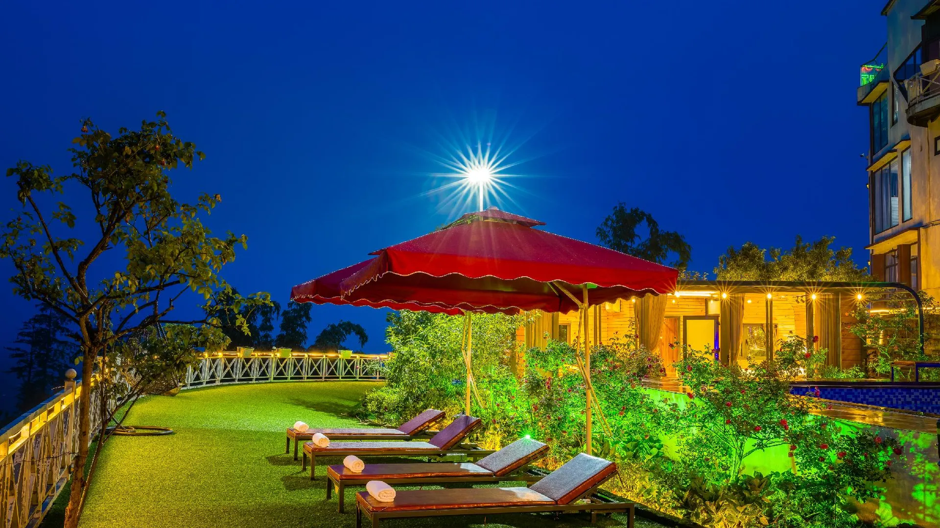 사파 JK 사파 홈스테이 앤 스위밍풀 4성급 게스트하우스 레스토랑