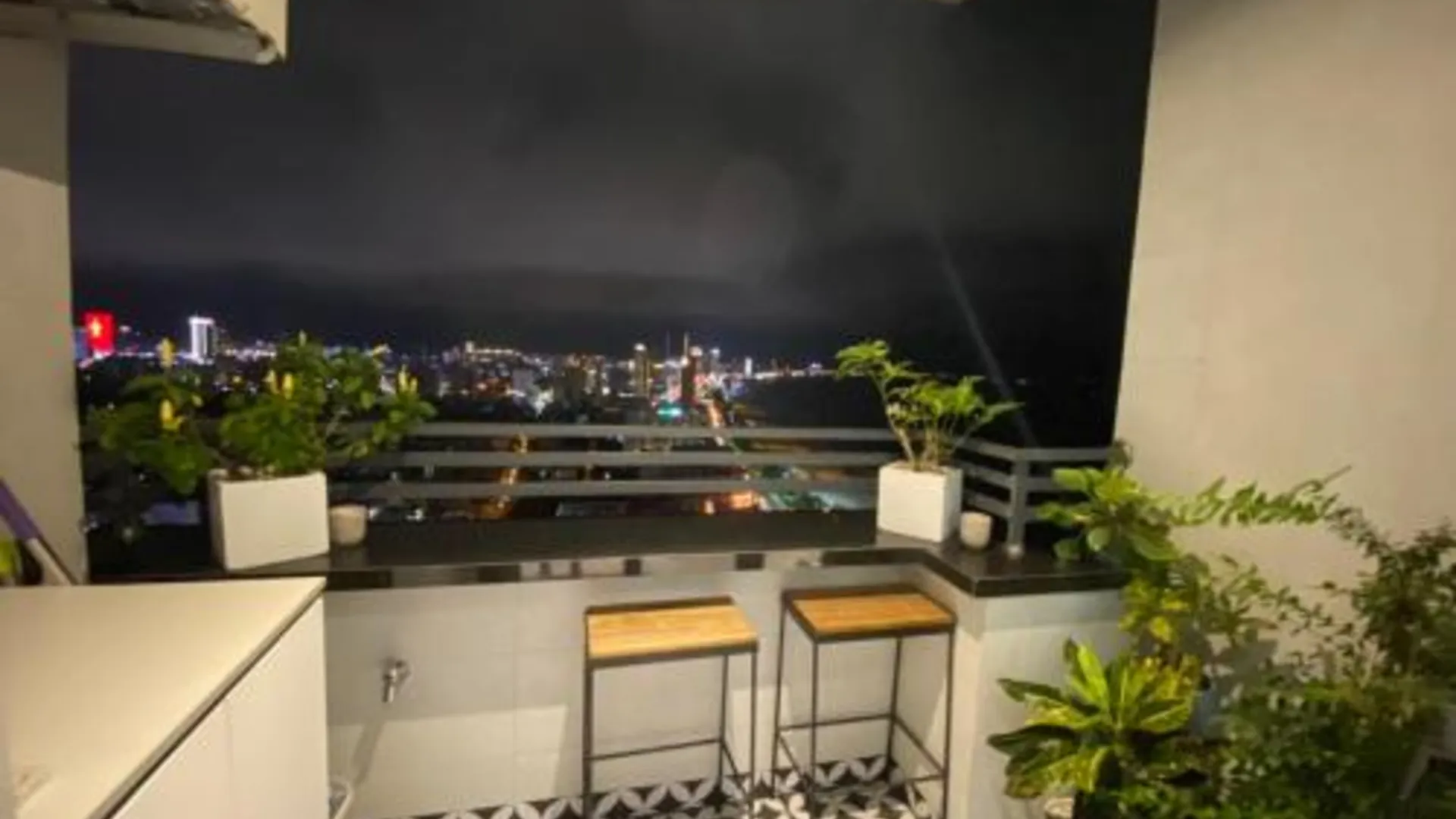 다낭 프억 미의 아파트먼트 (100m², 침실 3개, 프라이빗 욕실 2개) 5성급 게스트하우스 레스토랑