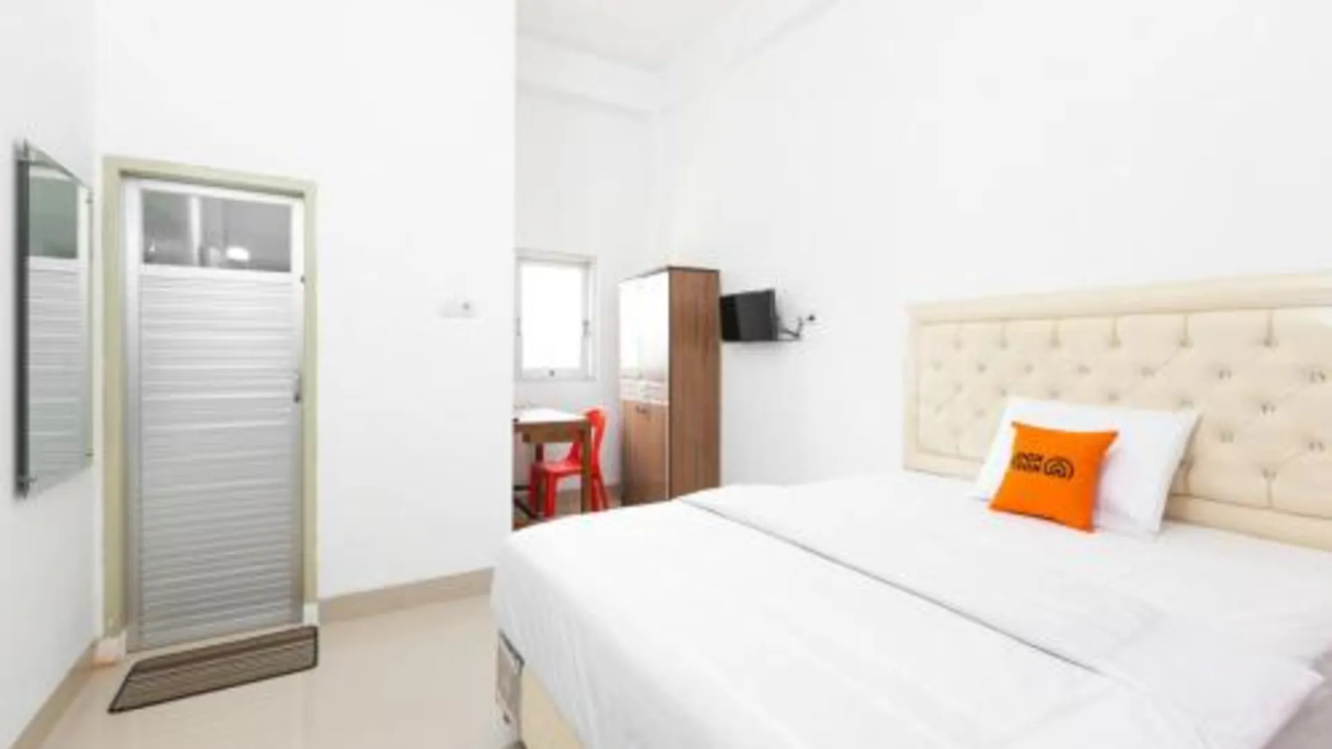 마카사르 오요 1075 루마 인다 로사리 인 2성급 호텔 스위트룸