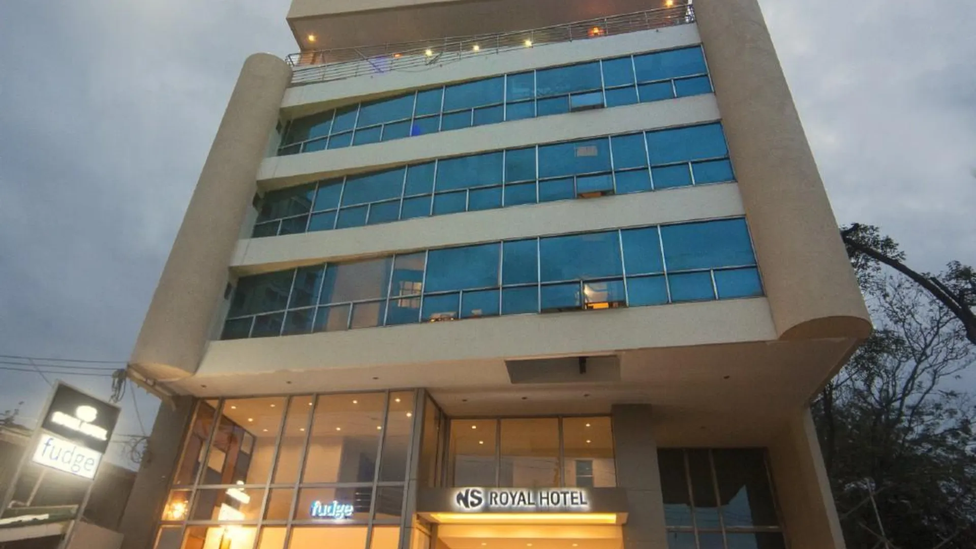 세부 더 NS 로얄 호텔 2성급 호텔 객실