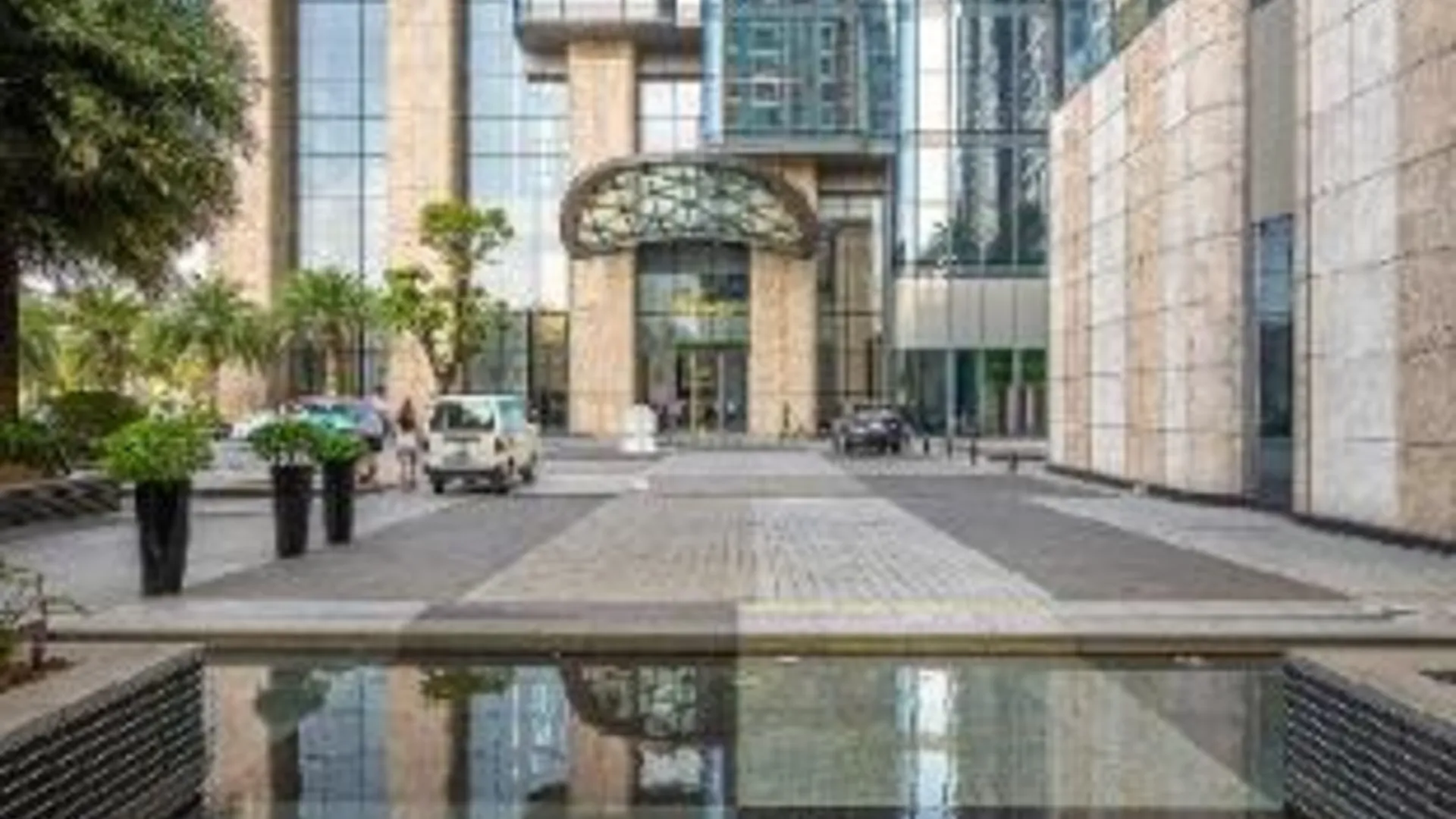 호치민 앙지아 호스피탈리티 랜드마크 81 앤 빈홈스 리버사이드 5성급 호텔 외관