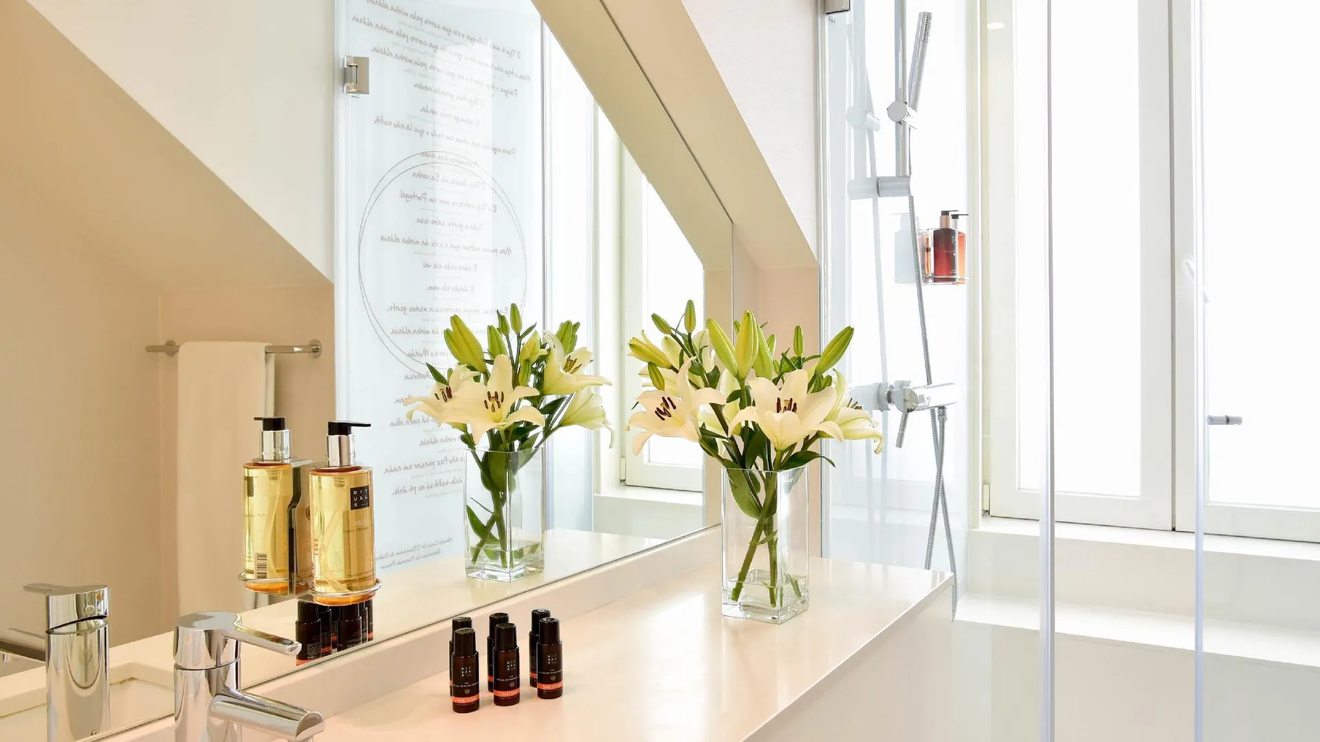 리스본 마이 스토리 호텔 우로 3성급 호텔 수영장