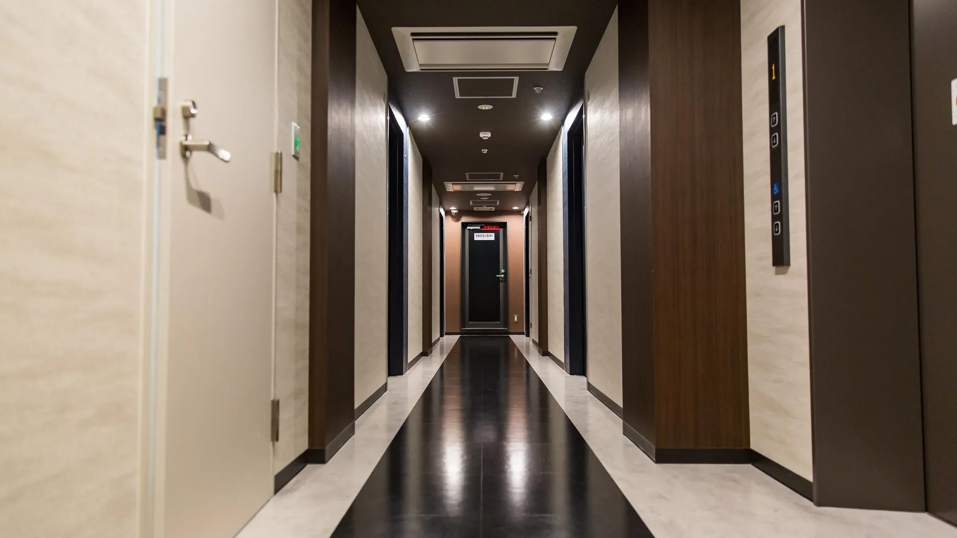 오사카 우메다 플라자 호텔 2성급 호텔 외관