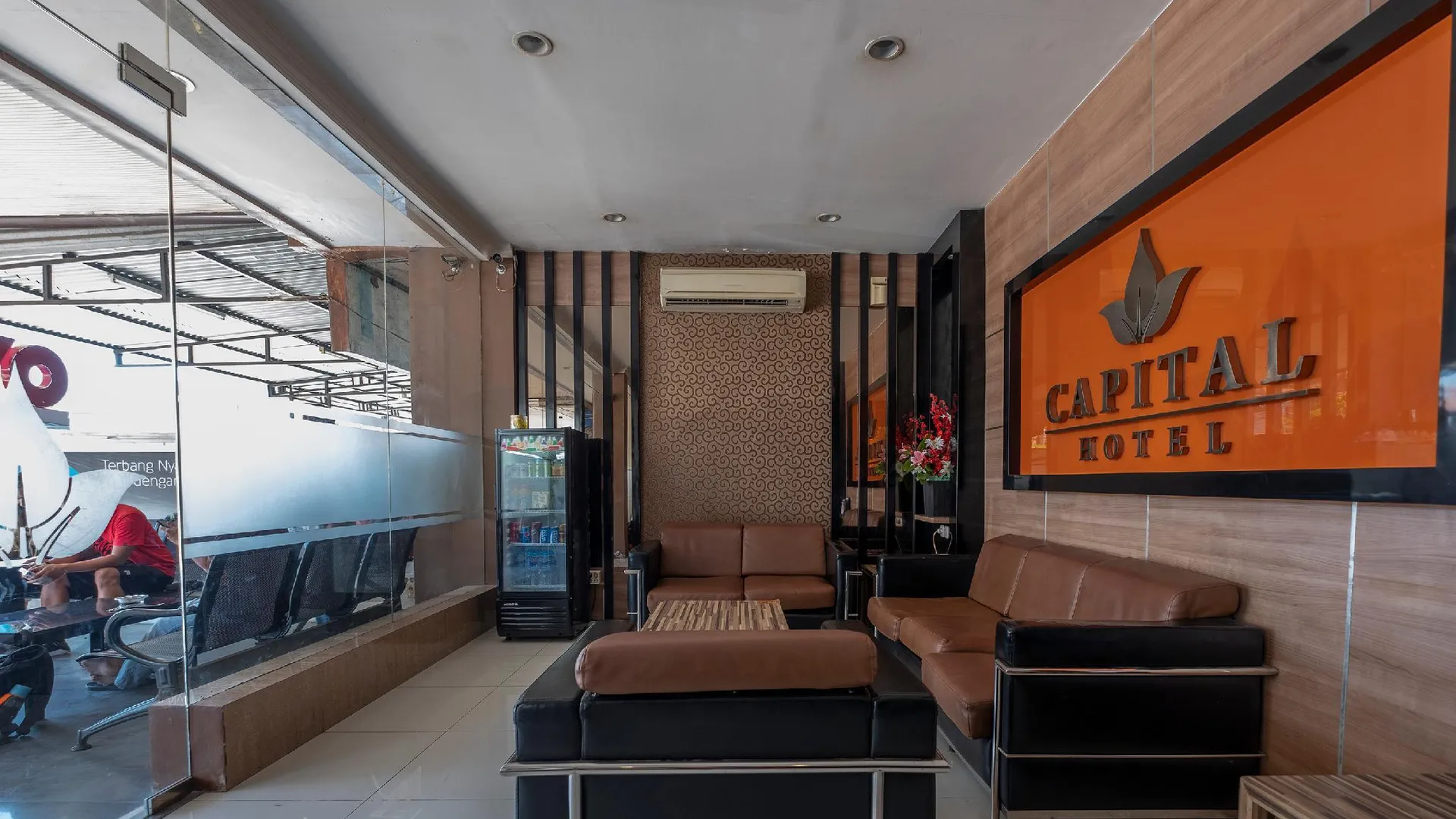 마카사르 오요 1560 캐피탈 호텔 2성급 호텔 레스토랑