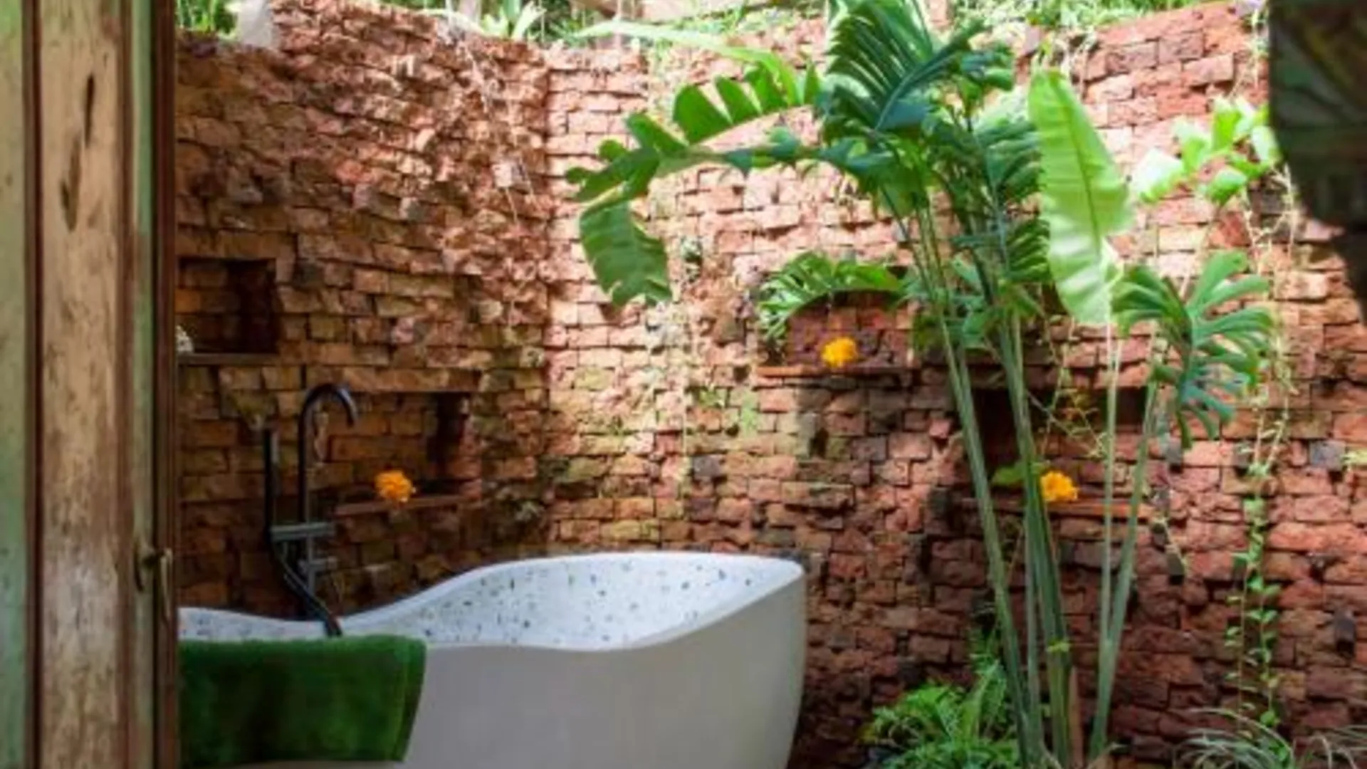 발리 Villa Mahadevi 2 Ubud Jungle Retreat Joglo 4성급 싱글룸 수영장