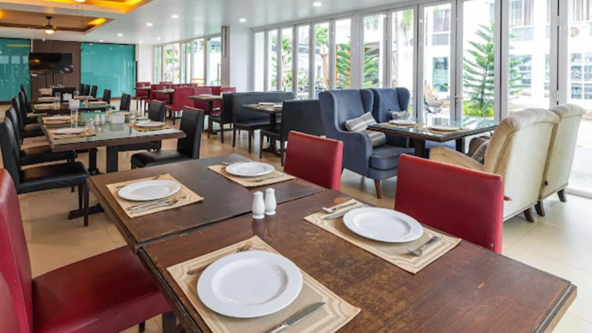 푸켓 더 크리스 리조트 호텔 4성급 호텔 레스토랑