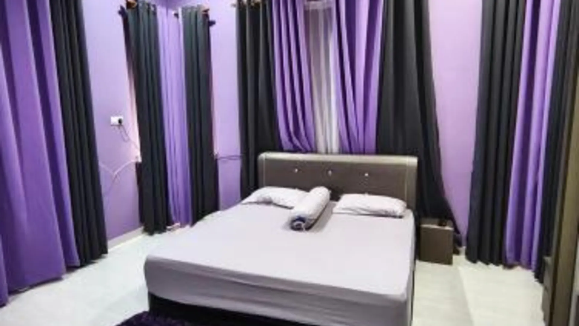 타나 메라 풀라이 촌동의 방갈로 (m², 침실 4개, 프라이빗 욕실 3개) 2성급 게스트하우스 레스토랑