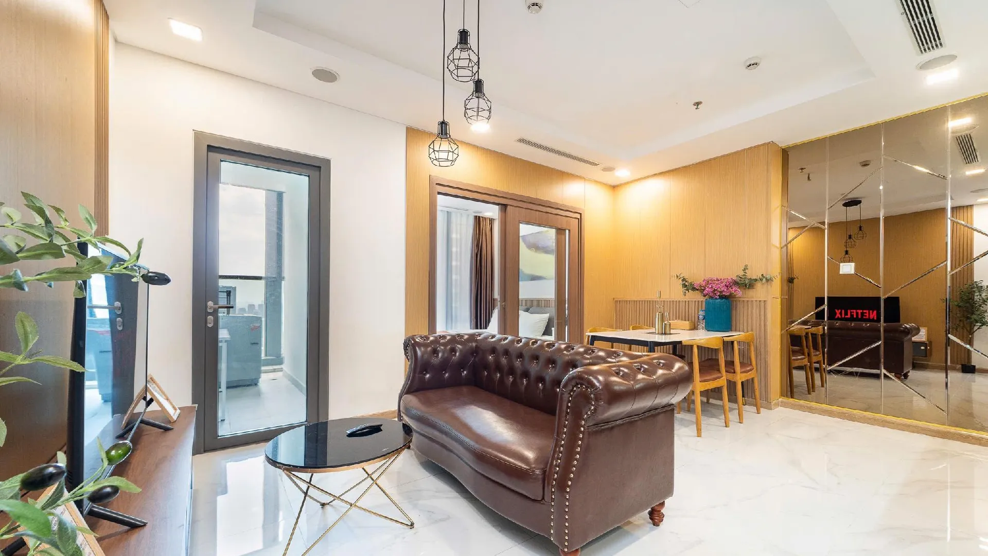 호치민 프리미어 콘도텔 랜드마크 81- 소미럭스스테이 5성급 호텔 로비