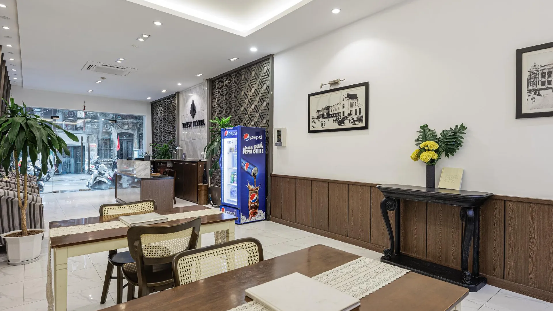 하노이 벨빌라 호안끼엠레이크 근처, 올드쿼터 구 르그랑 - 더 트리스트 3성급 호텔 레스토랑