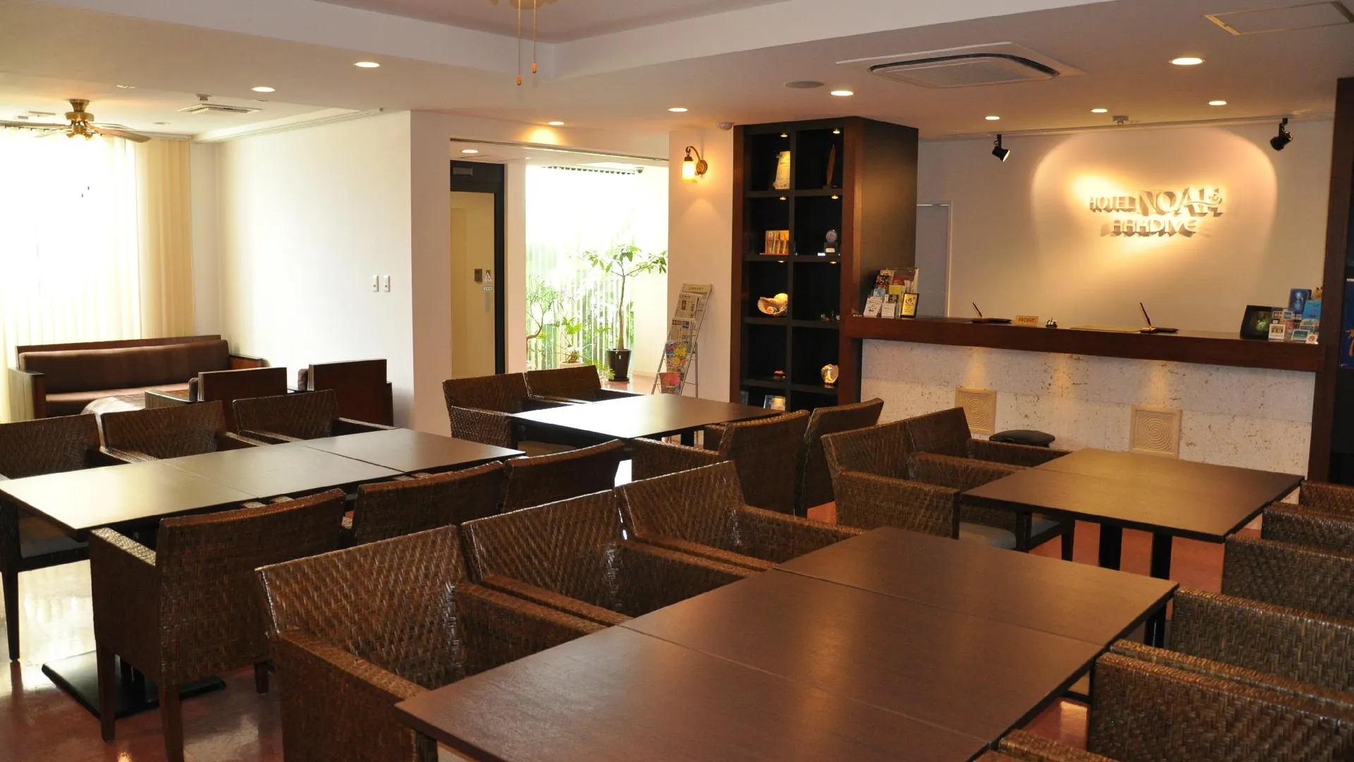 오키나와 본섬 HOTEL  NOAH 2성급 호텔 외관