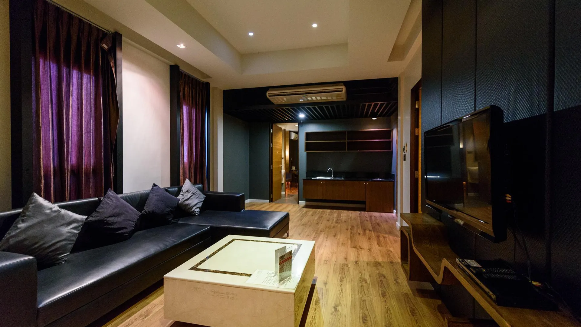 방콕 씨암 스와나 호텔 3성급 호텔 스위트룸