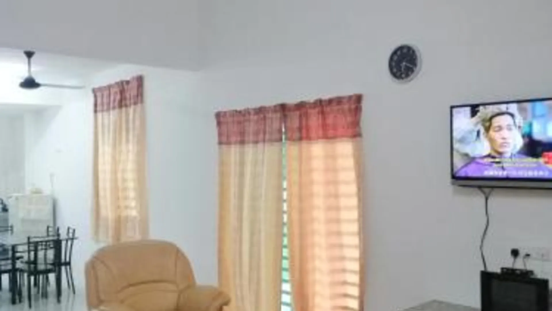 이포 탄중 람부탄의 프라이빗 하우스 (1400m², 침실 3개, 프라이빗 욕실 3개) 4성급 게스트하우스 스위트룸