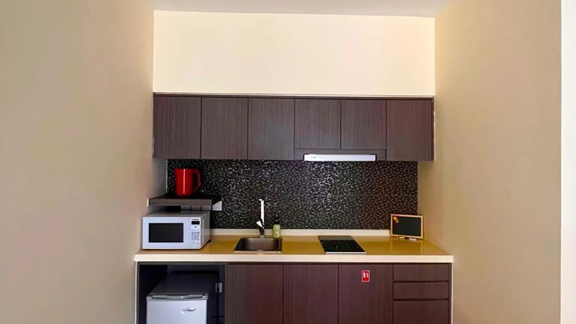 코타키나발루 쿠알라 펜유의 아파트먼트 (1200m², 침실 2개, 프라이빗 욕실 2개) 3성급 싱글룸 레스토랑